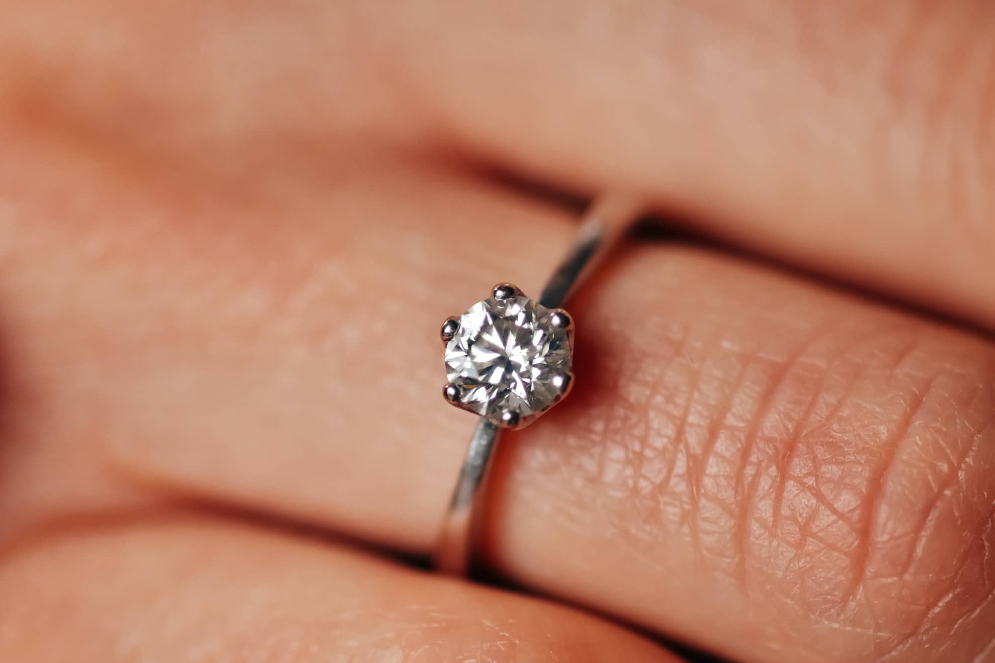 Anello di fidanzamento, solitario con diamanti quale migliore scelta -  Diamanti Anversa